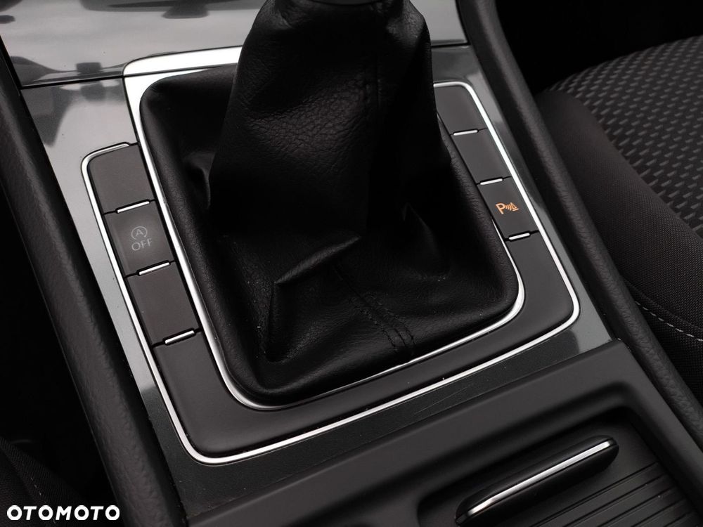 Volkswagen Golf - 15