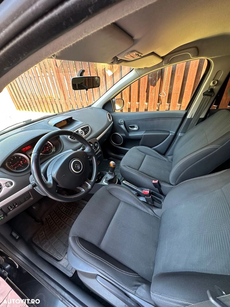 Renault Clio - 5