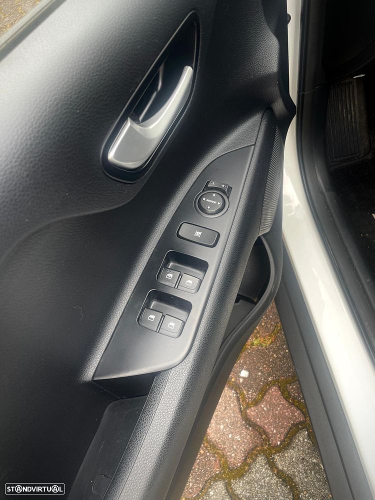 Kia Stonic 1.0 T-GDI Urban - 17