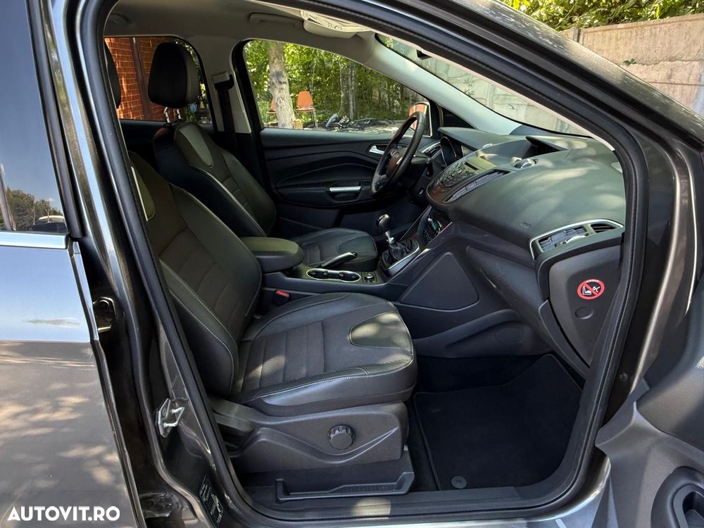 Ford Kuga - 28