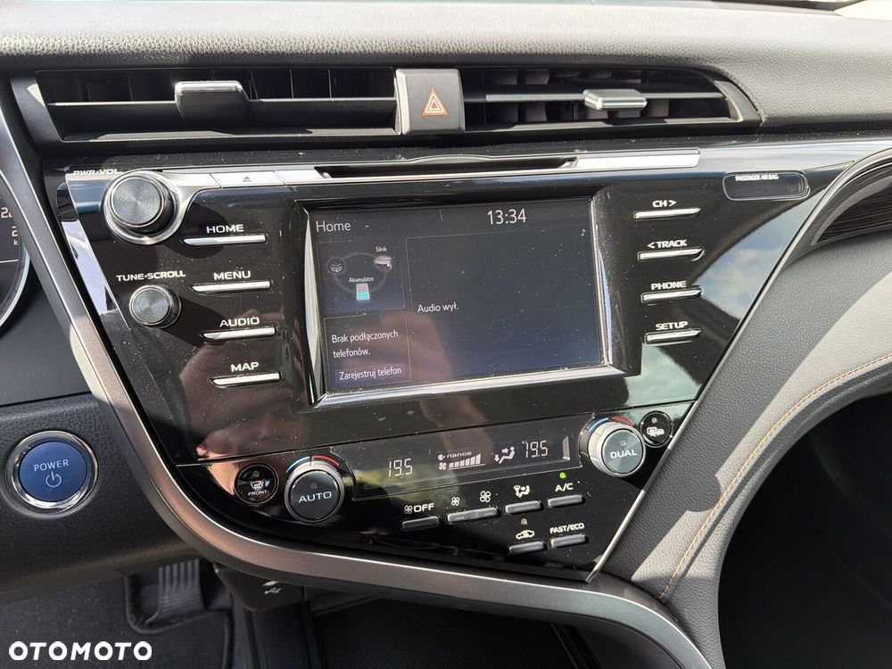 Toyota Camry 2.5 Hybrid Comfort CVT - 18