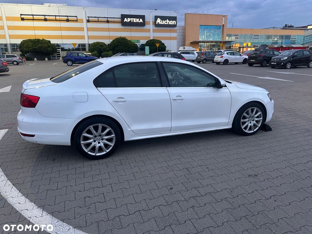 Volkswagen Jetta 2.0 TDI Comfortline - 9