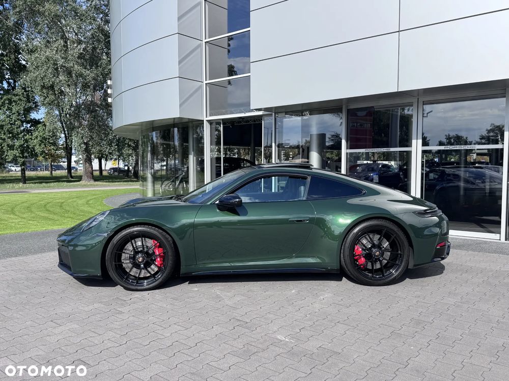 Porsche 911 Carrera 4 GTS - 2