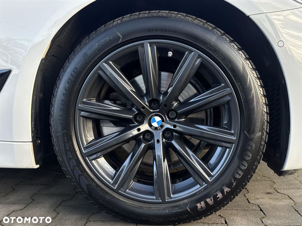 BMW Seria 5 520d xDrive - 5