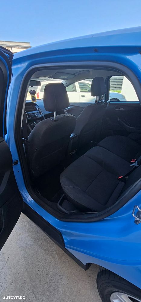 Ford Focus 1.0 EcoBoost Titanium - 11
