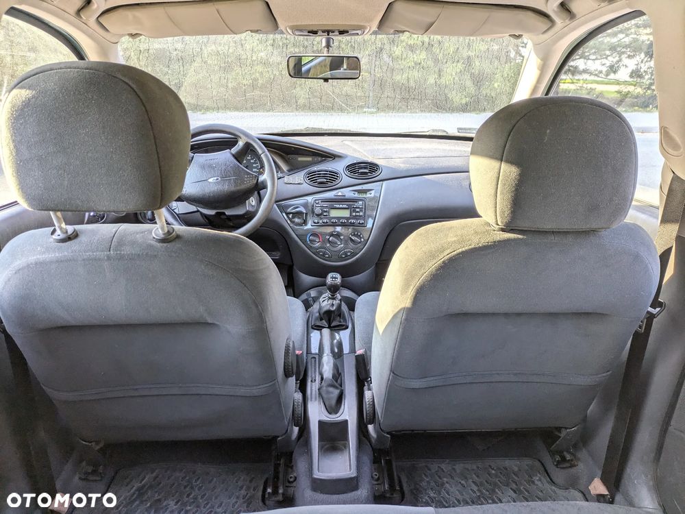 Ford Focus 1.8 TDDi Ghia - 4