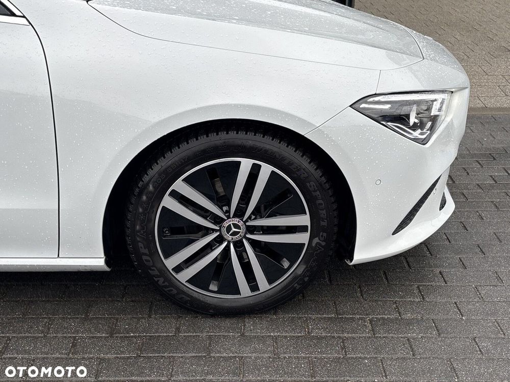 Mercedes-Benz CLA 200 7G-DCT - 32