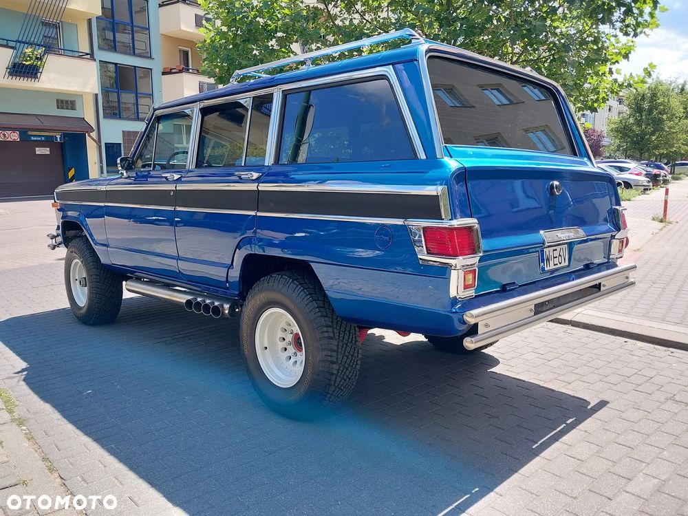 Jeep Wagoneer - 8