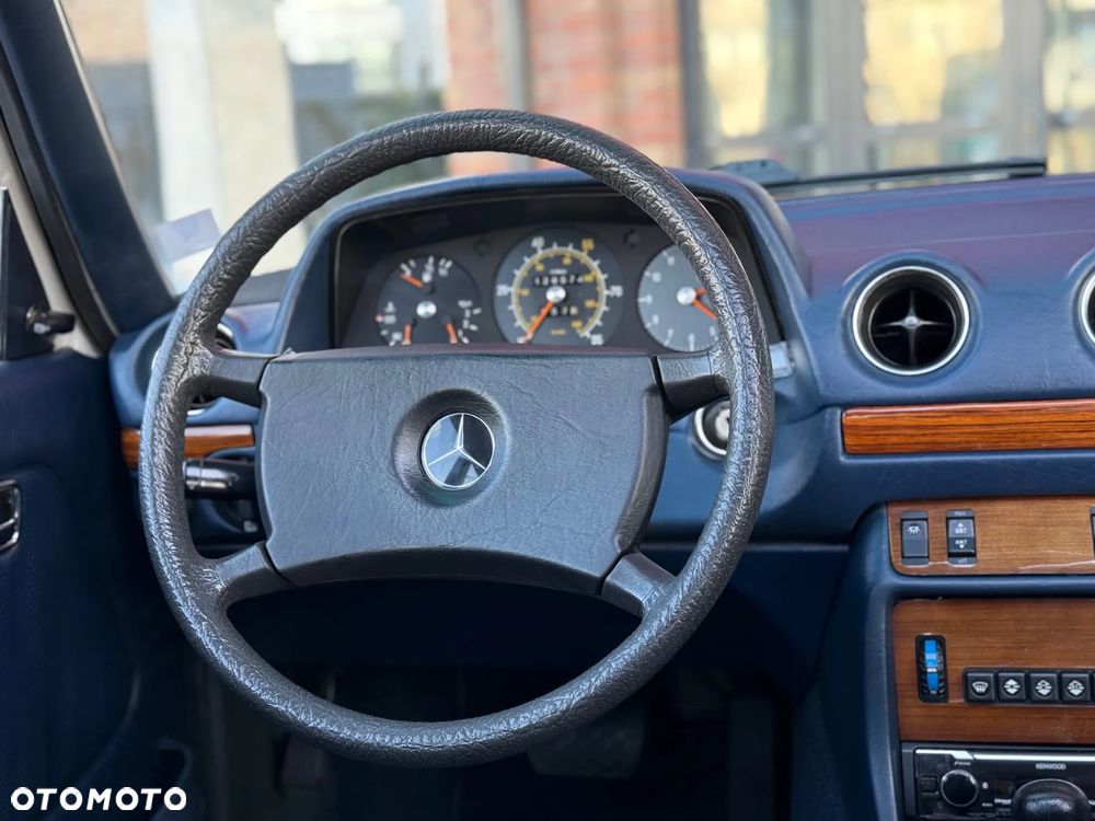 Mercedes-Benz W123 - 30