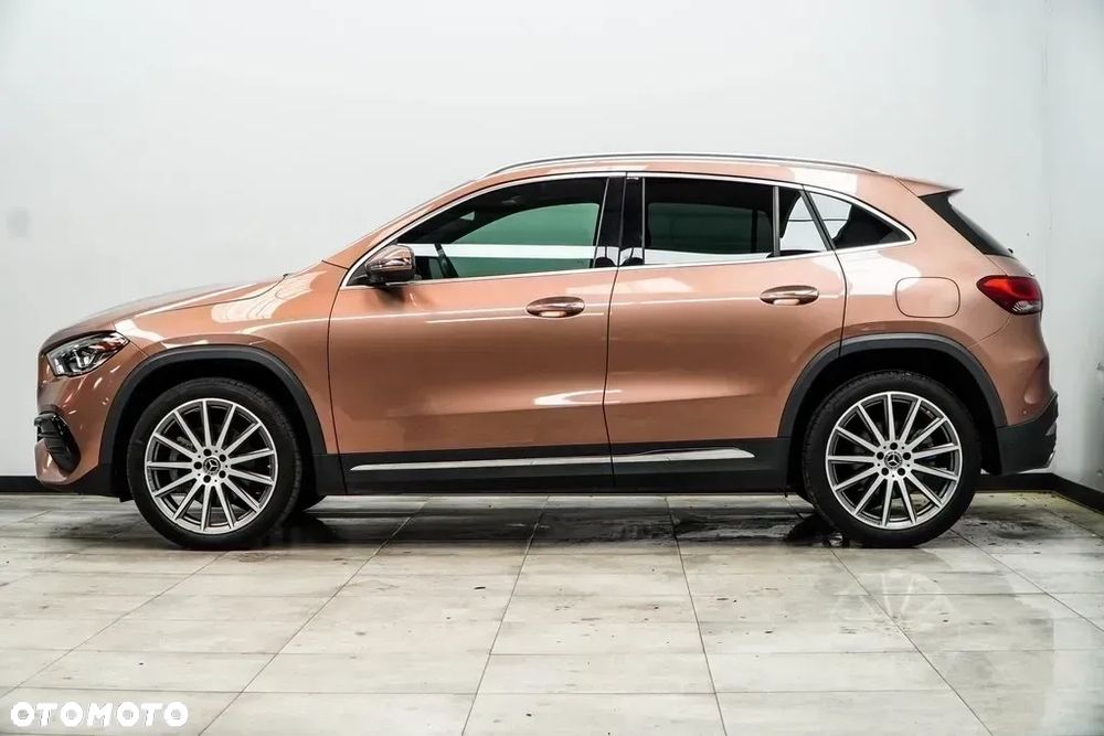 Mercedes-Benz GLA 250 8G-DCT AMG Line - 3