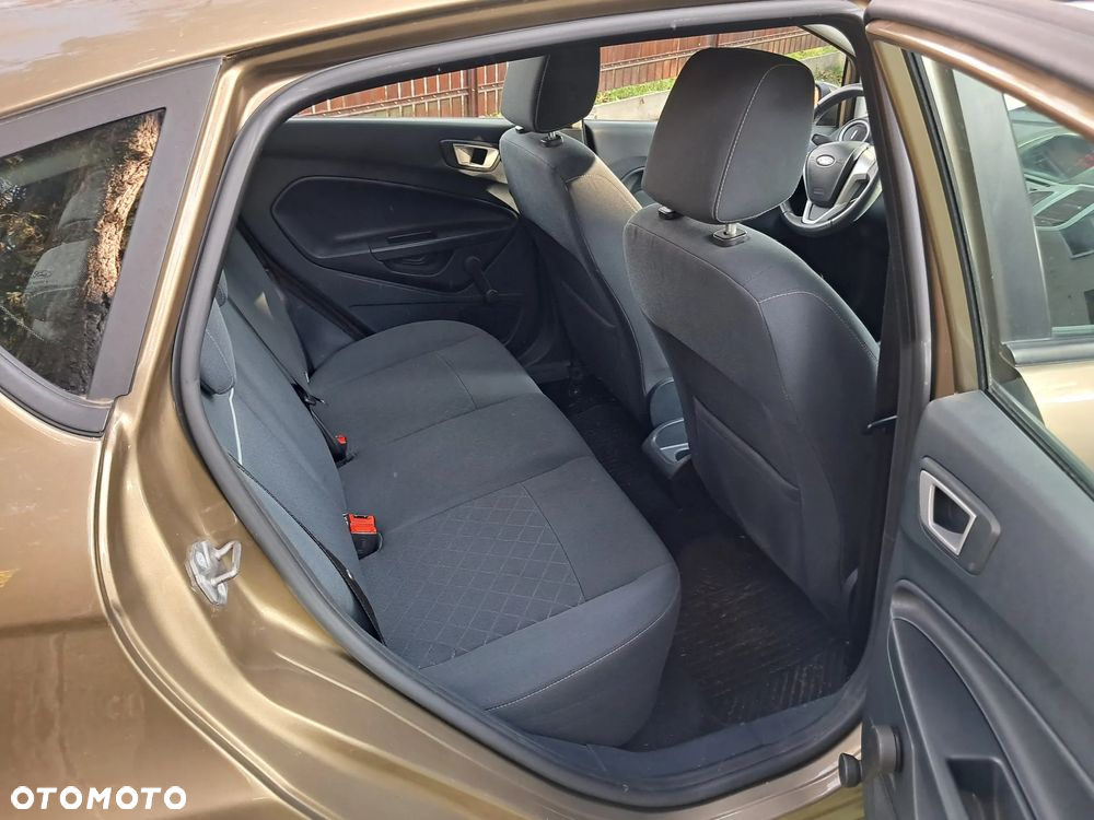 Ford Fiesta 1.25 Ghia - 9