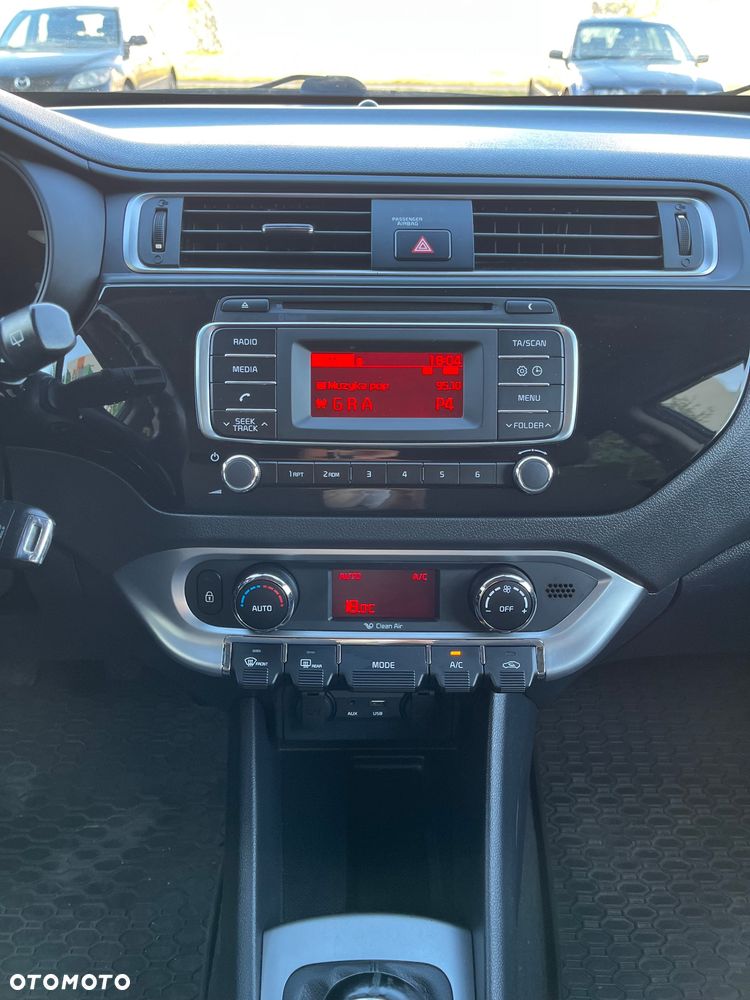 Kia Rio 1.4 Business Line - 28
