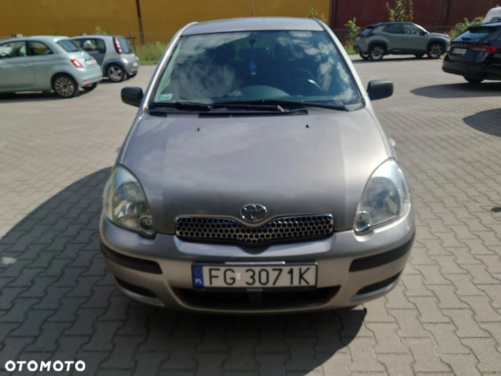 Toyota Yaris 1.0 Base - 2