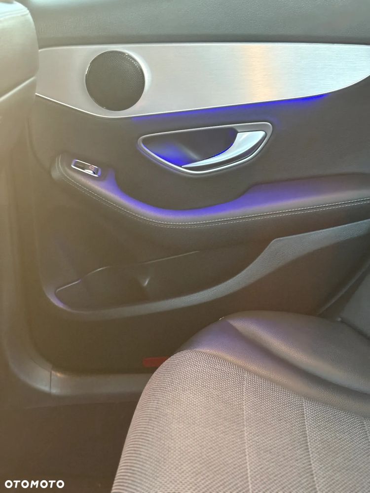 Mercedes-Benz Klasa C 220 d 9G-TRONIC - 24
