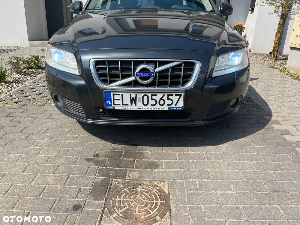 Volvo V70 D2 Summum - 13