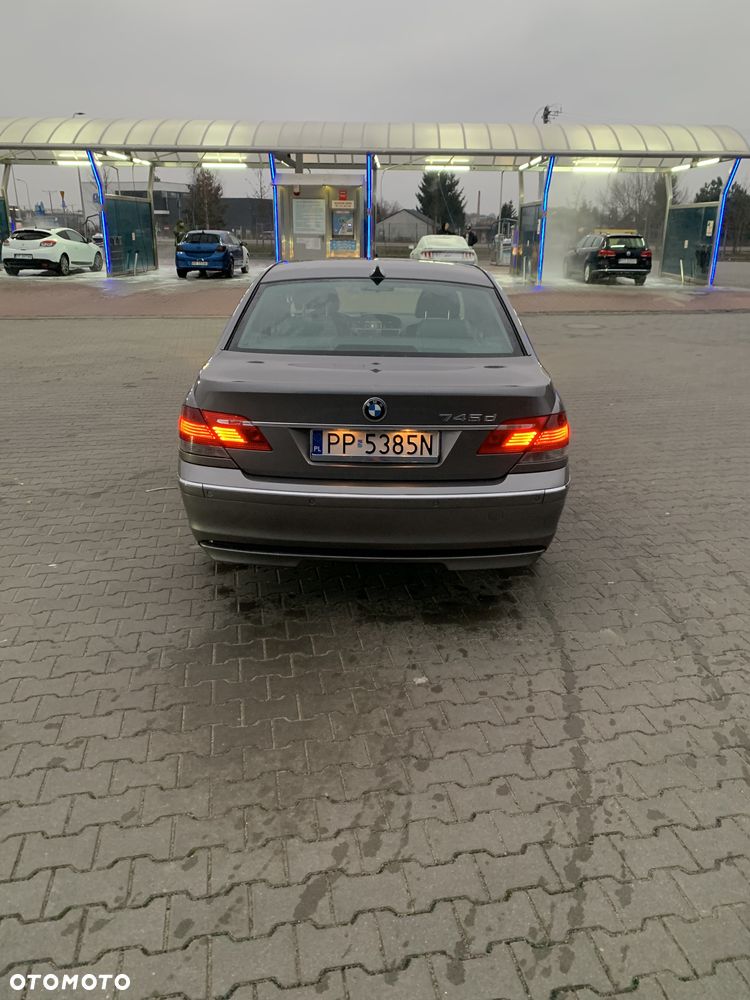 BMW Seria 7 745d - 5