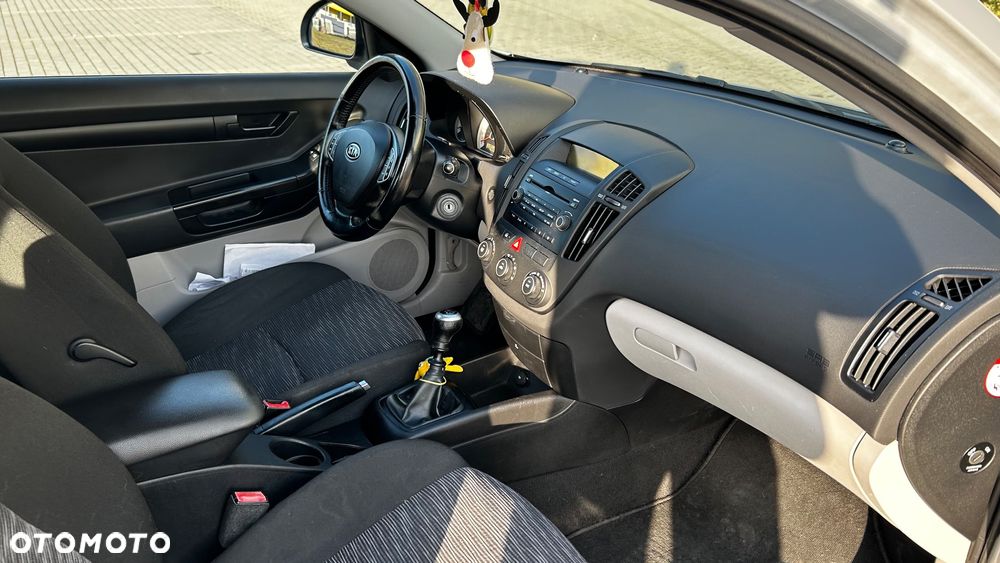 Kia ProCeed 1.6 CVVT LX - 21