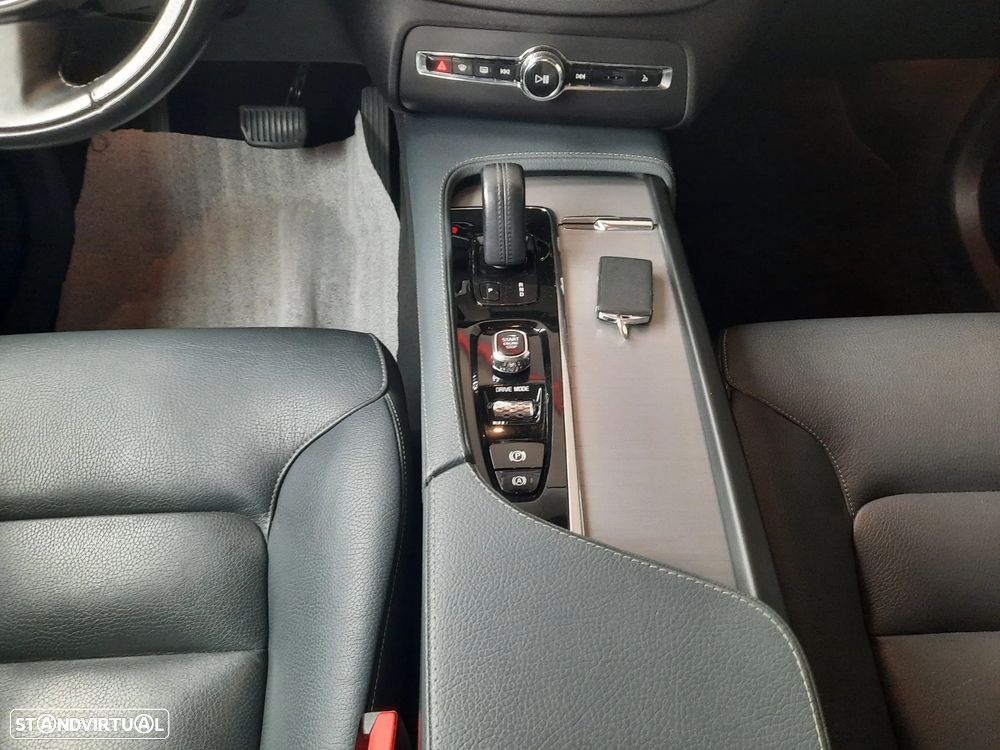 Volvo XC 90 T8 AWD Recharge Geartronic Inscription - 44