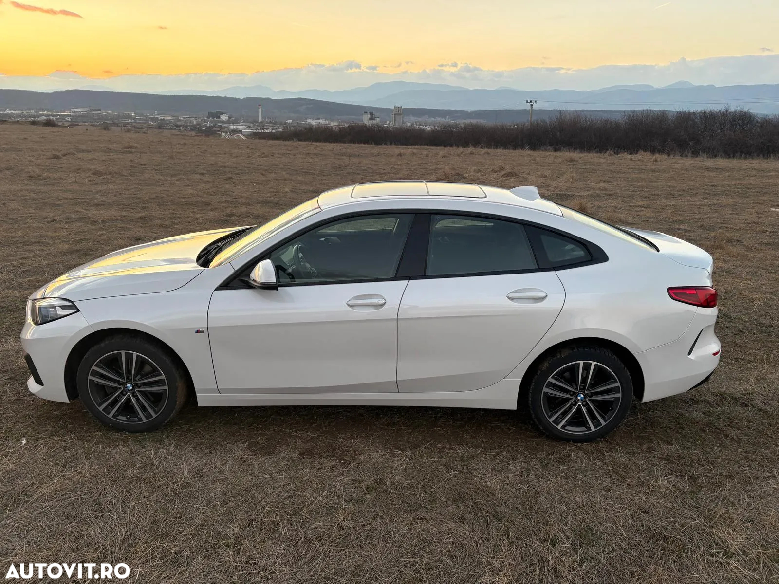 BMW Seria 2 218i - 4