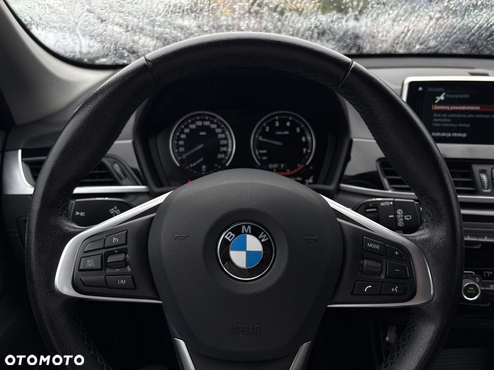 BMW X1 sDrive18i Sport Line - 17