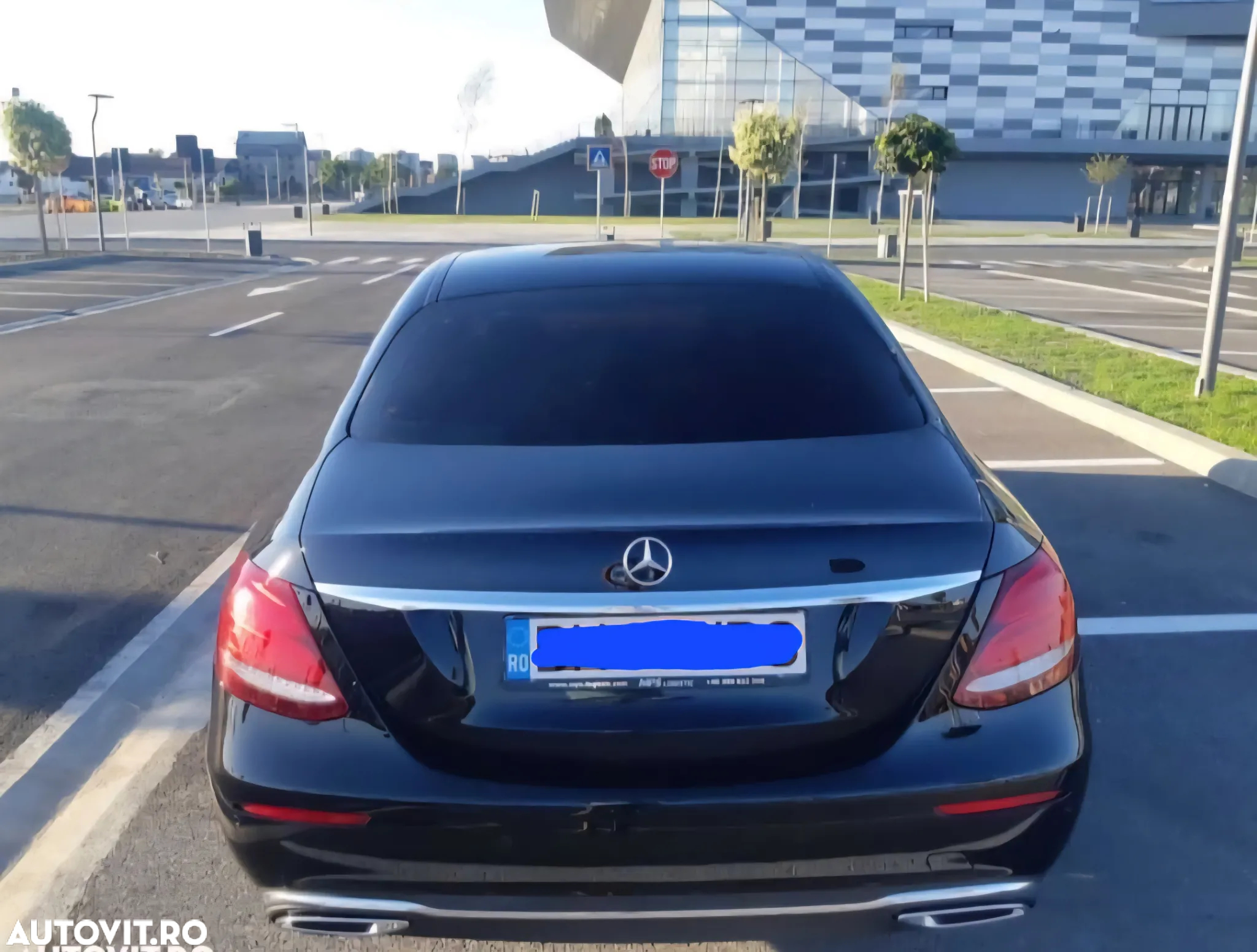 Mercedes-Benz E 220 d 9G-TRONIC - 4