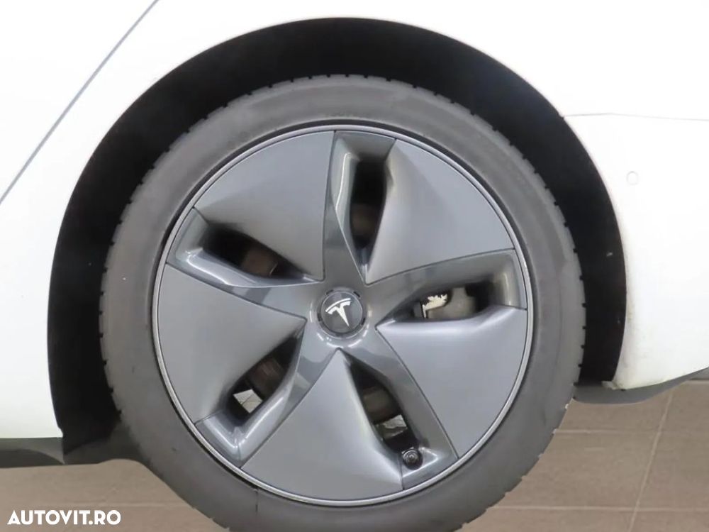 Tesla Model 3 Standard Reichweite Plus Hinterradantrieb - 7