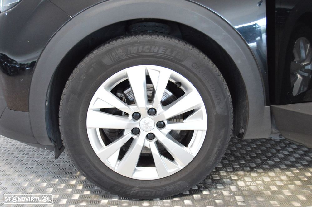 Peugeot 5008 1.2 PureTech Allure EAT6 - 19