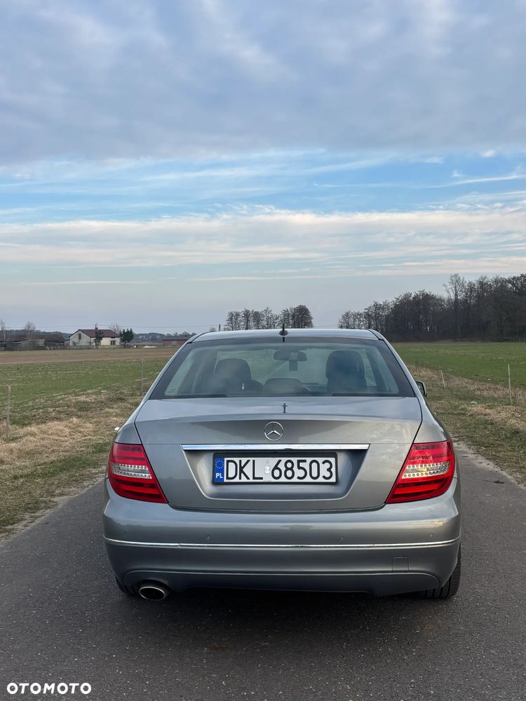 Mercedes-Benz Klasa C 220 CDI DPF (BlueEFFICIENCY) Avantgarde - 5