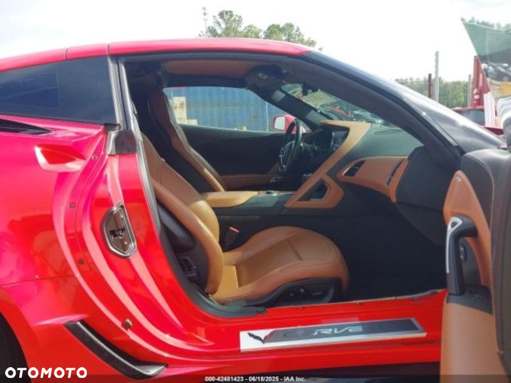 Chevrolet Corvette - 13