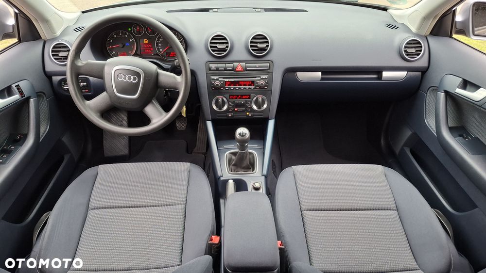 Audi A3 Sportback 1.6 FSI Ambition - 12