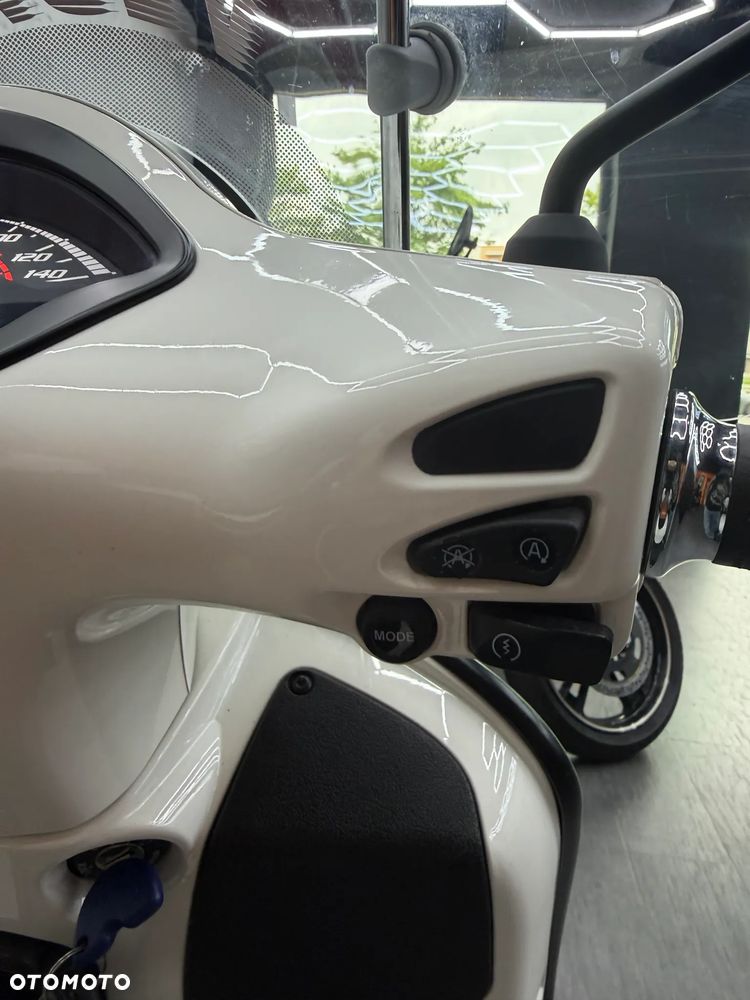 Vespa GTS - 16