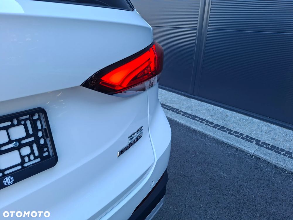 MG ZS Hybrid+ - 6