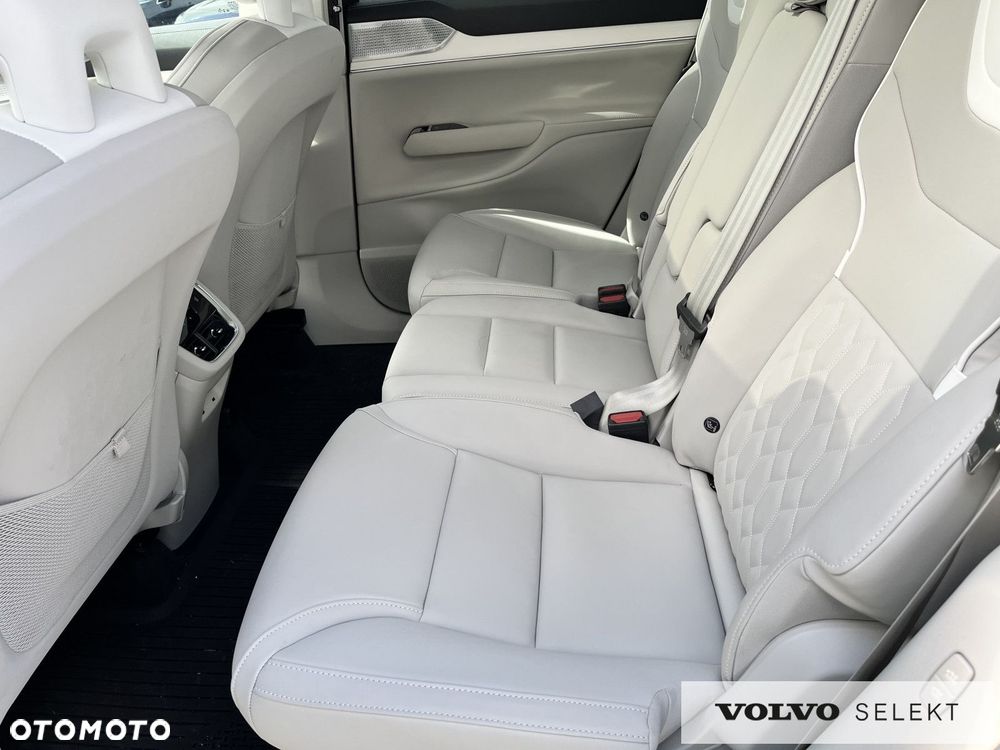 Volvo EX90 - 28