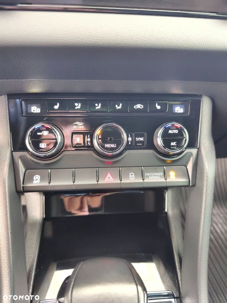 Skoda Karoq 2.0 TDI SCR 4x4 DSG Sportline - 23