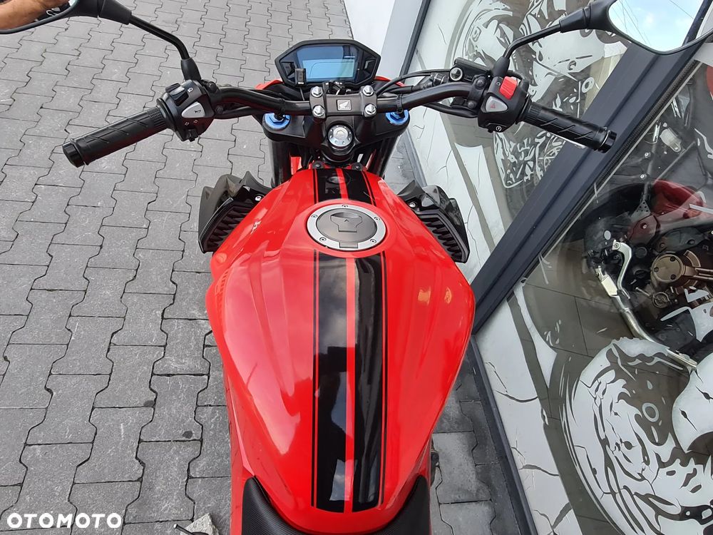 Honda CB - 8
