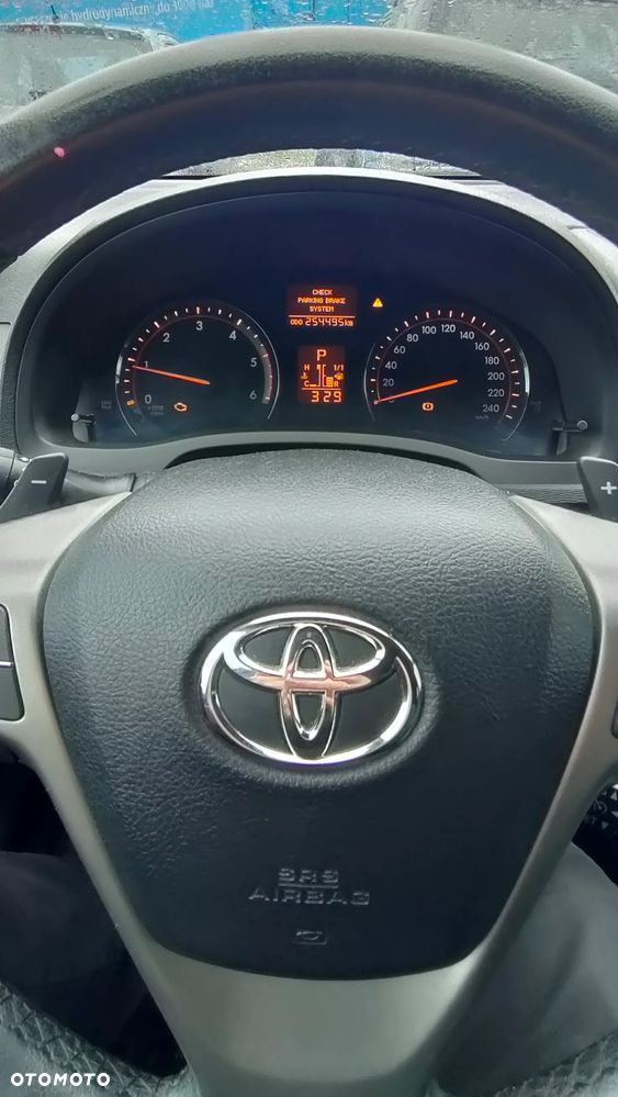 Toyota Avensis - 3