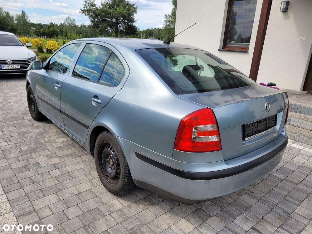 Skoda Octavia 1.6 Ambiente - 4
