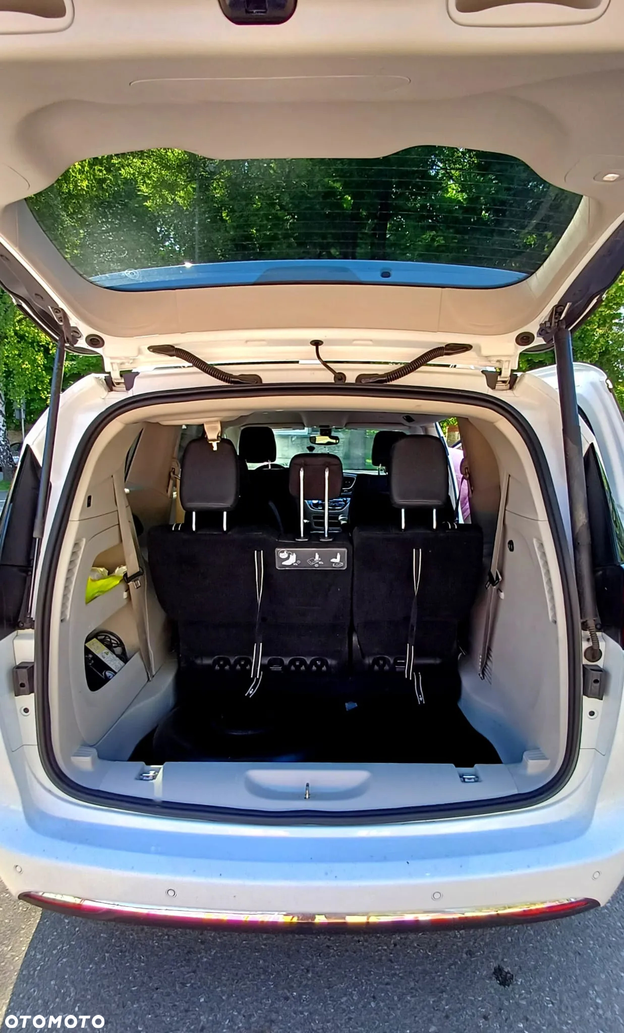 Chrysler Pacifica - 7