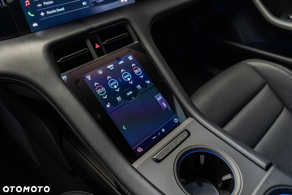 Porsche Taycan 105kWh Black Edition - 22