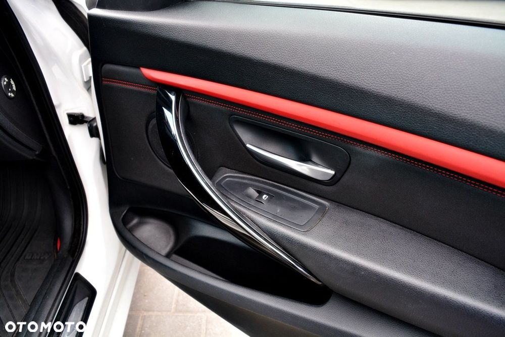 BMW 3GT 318d Modern Line - 29