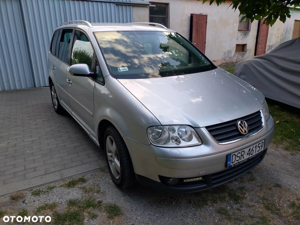 Volkswagen Touran 2.0 TDI DPF Highline - 3