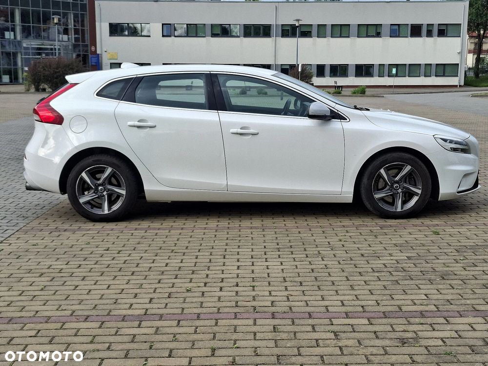 Volvo V40 D3 R-Design Momentum - 12
