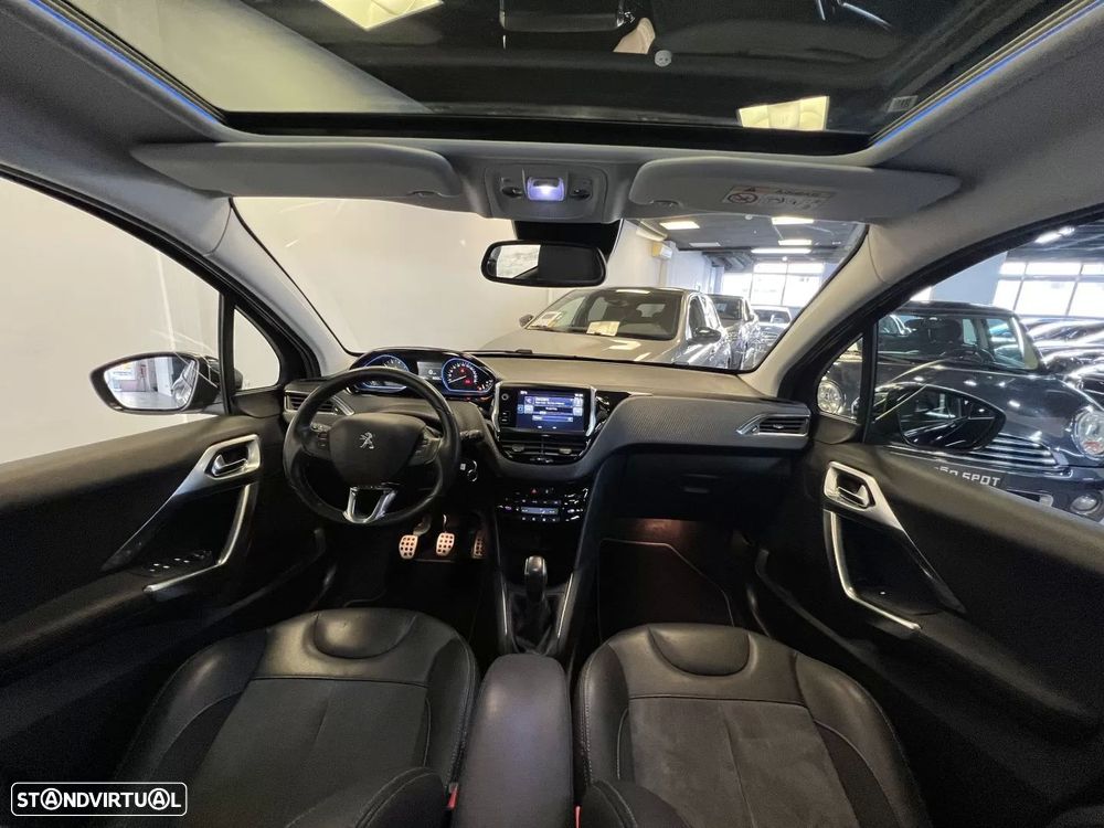 Peugeot 208 1.2 PureTech GT Line - 4