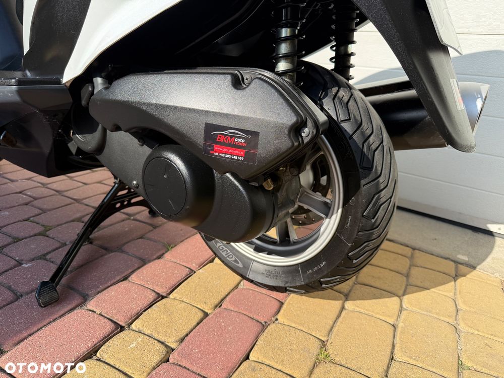 Suzuki Burgman - 8
