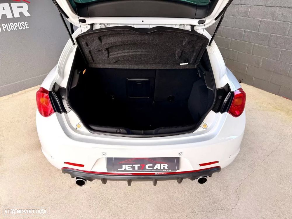 Alfa Romeo Giulietta 2.0 JTDM Sport - 8