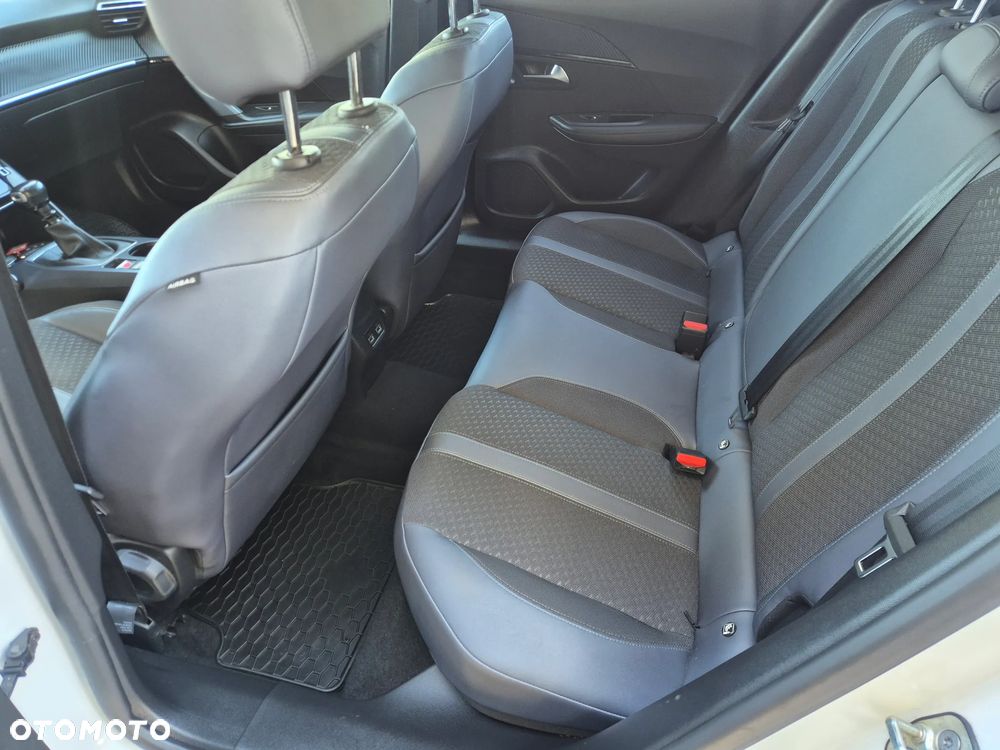 Peugeot 2008 1.2 PureTech Active Pack S&S - 12