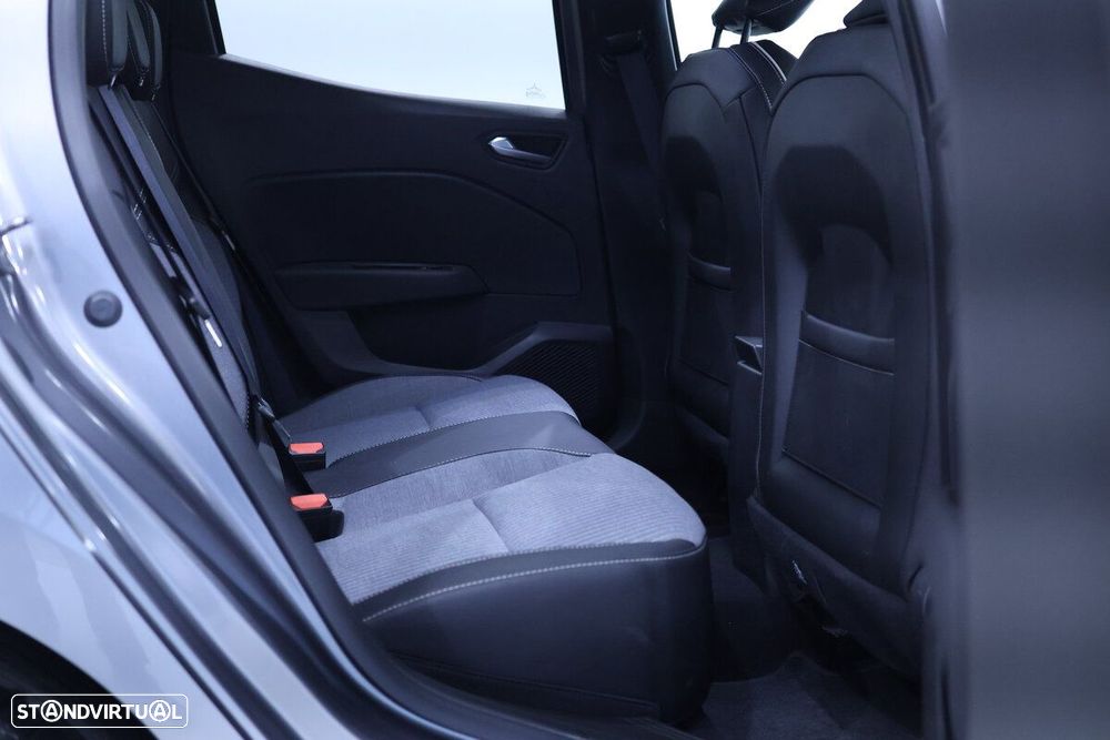 Renault Clio - 22