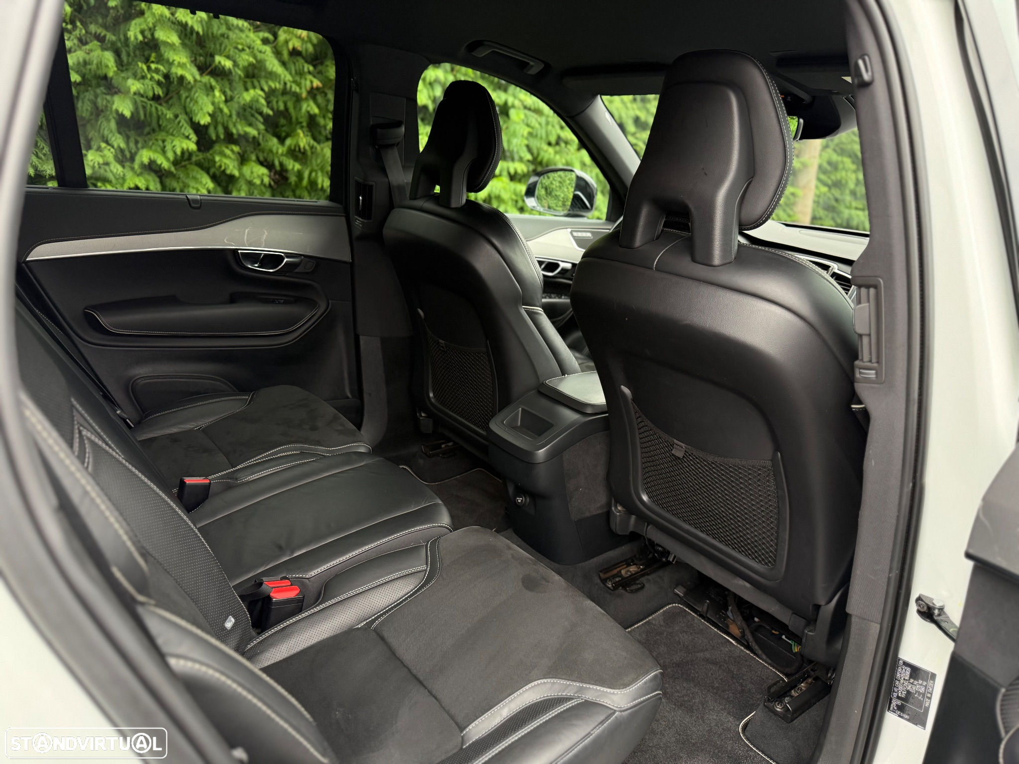 Volvo XC 90 2.0 B5 R-Design AWD - 24