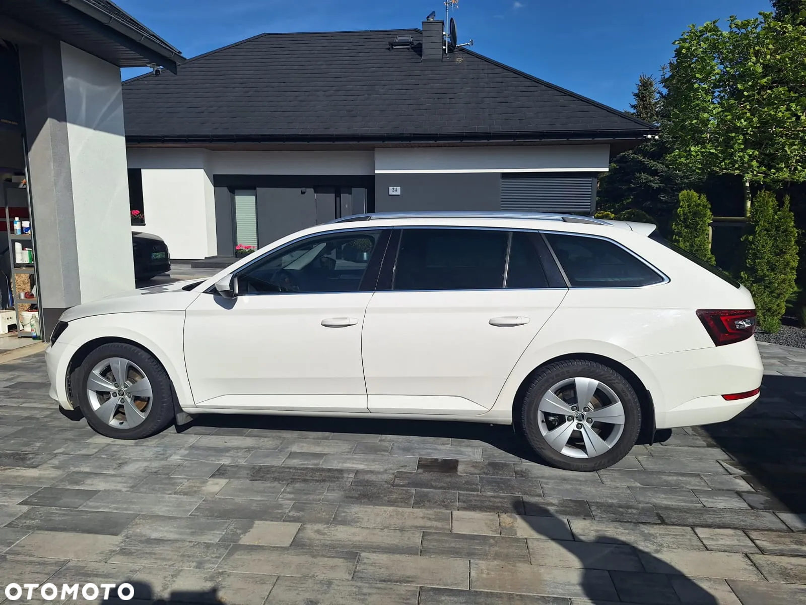 Skoda Superb 2.0 TDI Ambition DSG - 5