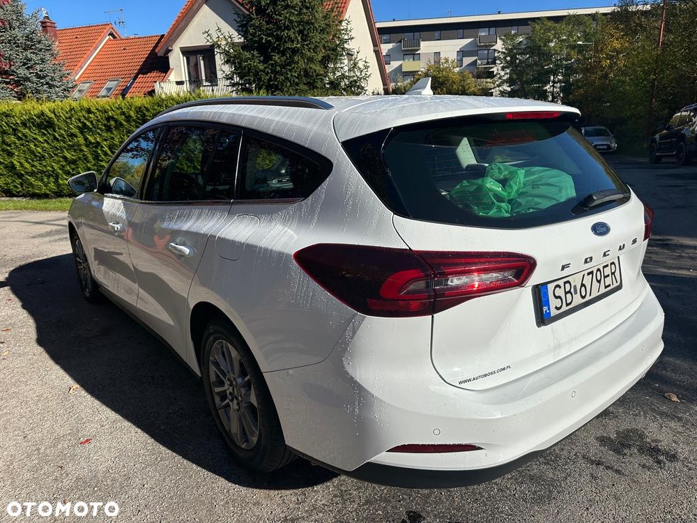 Ford Focus 2022 photo 2